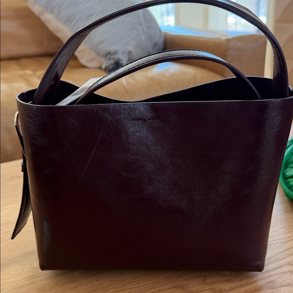 Elegant BURGANDY Leather small handle bag with shoulder strap